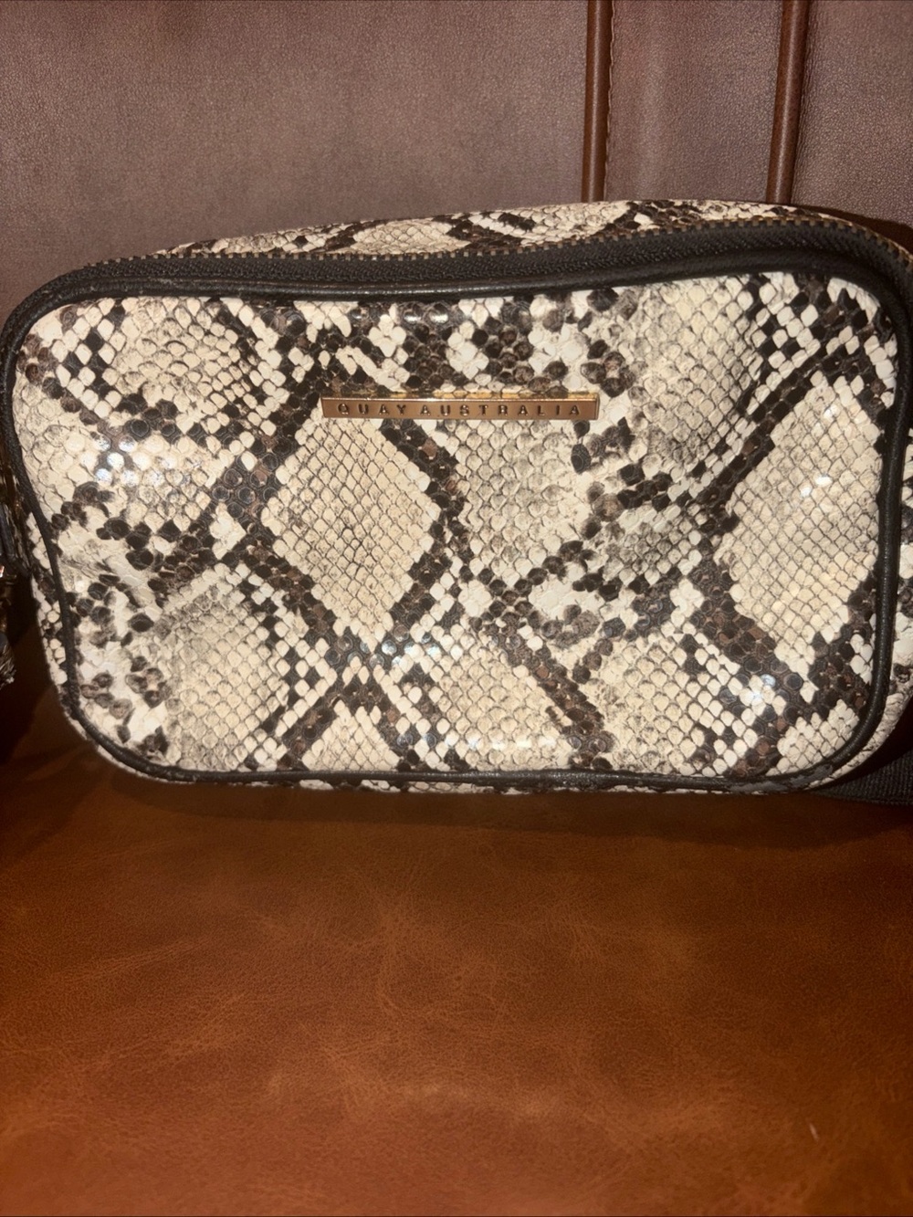 Quay Australia Snakeskin Crossbody purse phone Wallet vegan leather mobwife